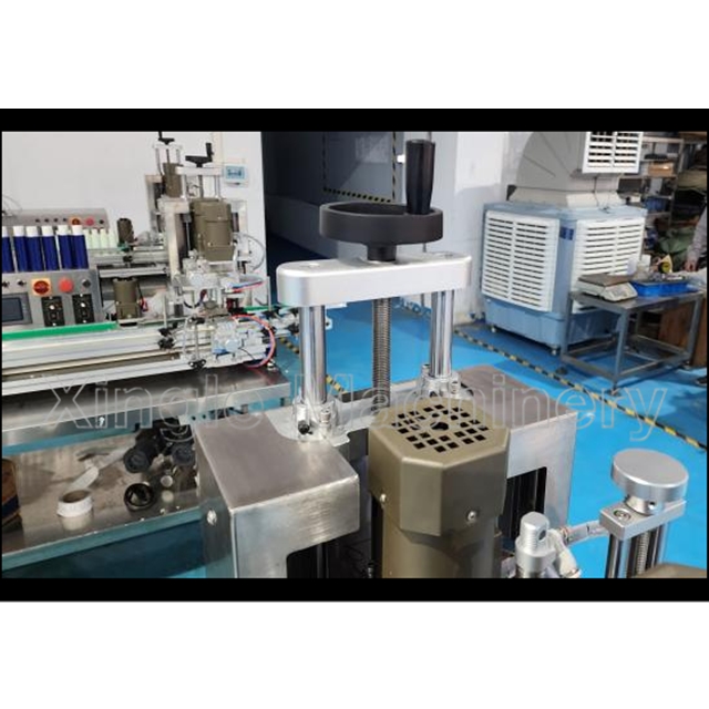 Máquina etiquetadora, llenadora y tapadora de líquidos de escritorio de 4 cabezales